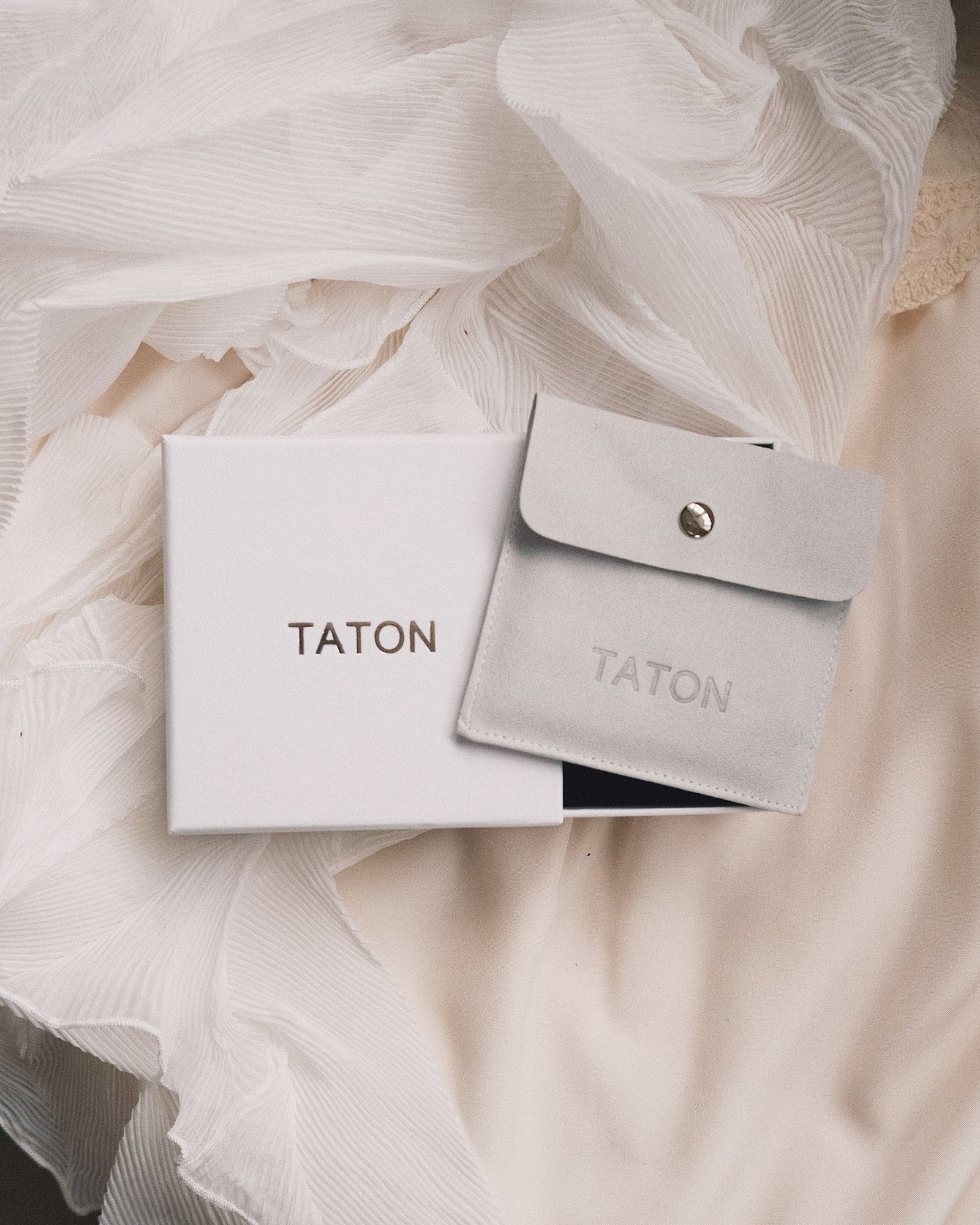 Taton gift box, alternate view