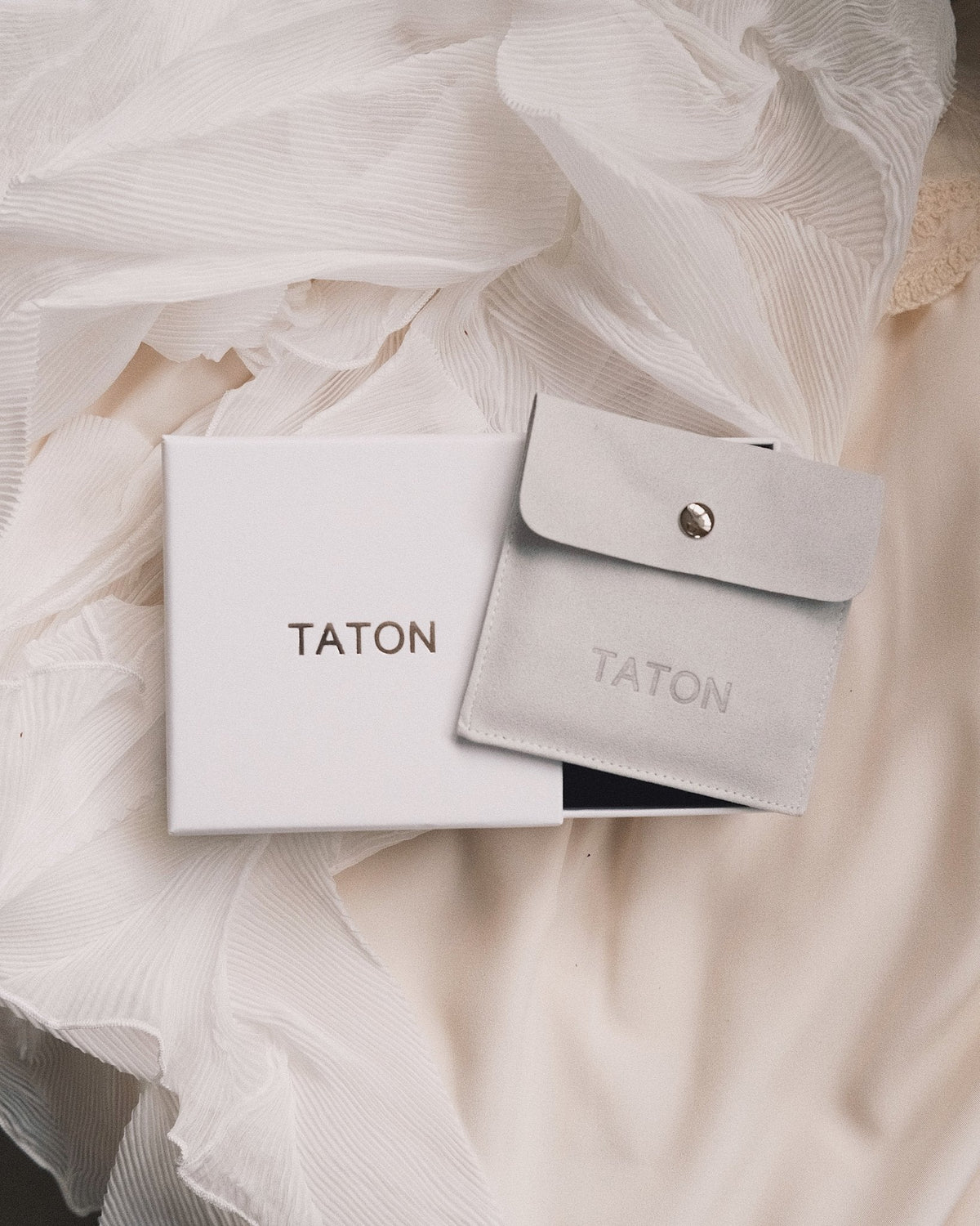 Taton gift box, alternate view