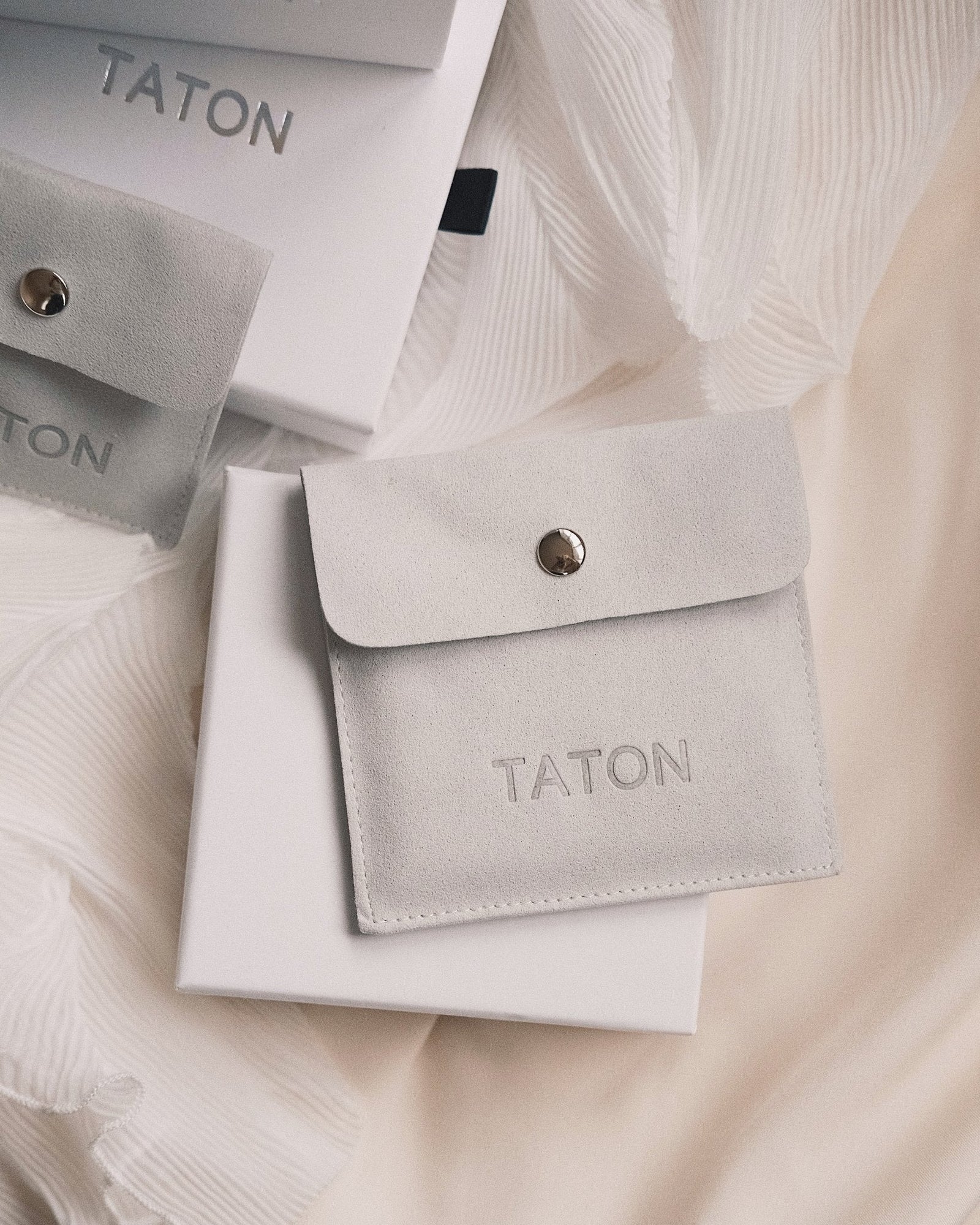 Taton gift box, alternate view